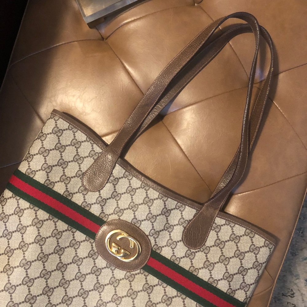 ‼️SOLD‼️🍒 Authentic Gucci Shopper Tote 🍒 - Picture 6 of 16